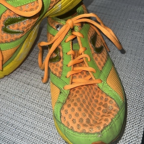 Newton Distance Running Shoes, size 39.5EUR. Or 8.5 US RUNS A LITTLE BIG - Picture 4 of 9